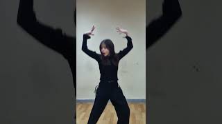 TSOYofficial amp xinofficial  SEOUL  MOSKVA 2 versions kpop coverdance xin [upl. by Brewster]