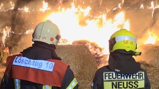 GROSSBRAND IN NEUSS  Strohmieten im Vollbrand  Flammenmeer  Bauer rettet Strohballen [upl. by Naghem]