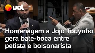 Petista e bolsonarista batem boca por homenagem a Jojo Todynho na Alerj Me espera lá fora vídeo [upl. by Lockwood404]