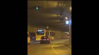 Ein Mann auf Dach eines BVG Busses 😱 [upl. by Nomyar387]