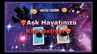 İlişkisi Olmayanlar Aşk Hayatınıza Kim Geliyor Ne Zaman Tarot Yorumu [upl. by Bathulda]