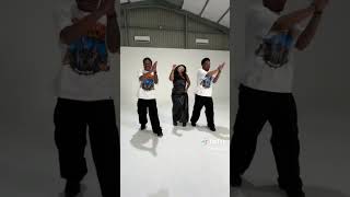 Durban gogo doing amapiano dance challenge amapianodancechallage vibe amapiano sama28 4u [upl. by Yousuf31]