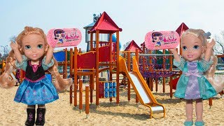 Elsa and Anna toddlers scavenger hunt on the beach [upl. by Andrus]