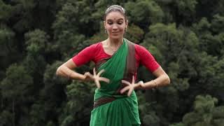 PlayMUD  Bárbara Malavoglia com Dança Clássica Indiana Bharatanatyam [upl. by Shani129]