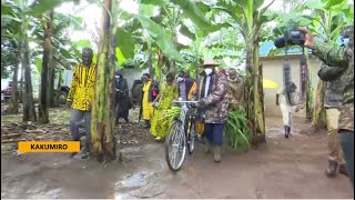 President Museveni visits Minister Byamukamas 4 Acre demonstration farm [upl. by Dever]