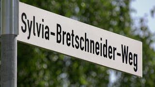 Neuer SylviaBretschneiderWeg in Neubrandenburg beschildert [upl. by Cohdwell]