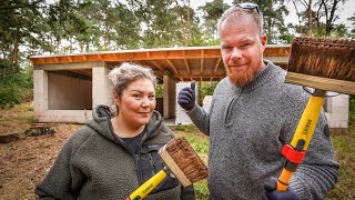 Holz ölen oder Holz lasieren  warum wir Holzöl als Holzschutz für die Waldhütte verwenden [upl. by Hardej182]