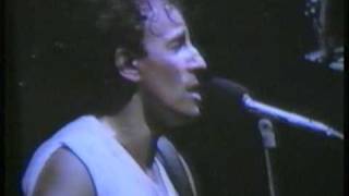 Bruce Springsteen  Cant help falling in love  Milano 21061985 [upl. by Malin750]