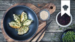 Gyoza mit Pilzfüllung selber machen  Rezept für die japanischen Teigtaschen  EDEKA [upl. by Ellebasi]