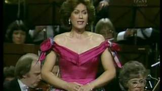 Dame Kiri Te Kanawa sings quotFrühlingquot  Vier Letzte Lieder  Richard Strauss [upl. by Anaher]