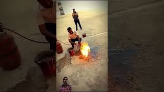 Gas cylinder se savdhan rahen motivation lpg funny fire diwali experiment [upl. by Warms]