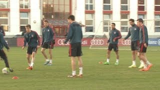 FC Bayern Abschlusstraining vor dem CLRückspiel gegen Arsenal [upl. by Belak710]