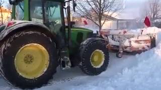 Gummischieber  Winderdienst mit John Deere und Hauer Multischieber [upl. by Acnayb]