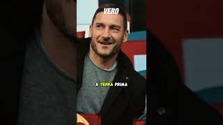 Tapiro doro per Francesco Totti ma lui lo lascia a terra [upl. by Peppi83]