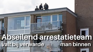 Abseilend arrestatieteam DSI valt woning verwarde man binnen [upl. by Nath701]