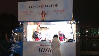 Sanah sprzedaje hotdogi 🌭 w Parku Śląskim [upl. by Yvonner]