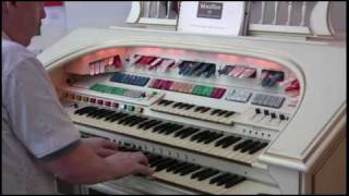 Wurlitzer 950TA quotMerry Christmasquot [upl. by Devondra]