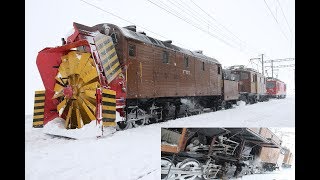 Bernina Bahn Winter Dampf Schneeschleuder X rot 9213 Ge 44 Rail Swiss Snow Plowing [upl. by Mitchael959]