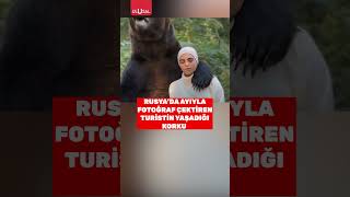 Rusyada ayıyla fotoğraf çektiren turistin yaşadığı korku sosyal medyada gündem oldu shorts [upl. by Enasus]