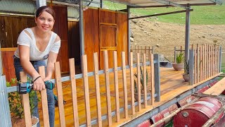 The girl built a surrounding corridor out of wood and the house floated on the water [upl. by Eleanor]