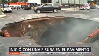 Momento en el que se forma enorme socavón en CDMX por lluvias [upl. by Alverta]