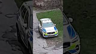 Polisen Står Parkerad I Kvarteret Oxelösund [upl. by Uzzi802]