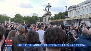 Alle 1930 lannuncio ufficiale La Regina Elisabetta è morta  La vita in diretta 09092022 [upl. by Anitsirk]