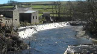 Archimedes Screw Plant at Bainbridge in Wensleydale [upl. by Marashio856]