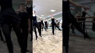 Sissone Simple танец ballet dance [upl. by Tabbitha]