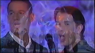 Boy Bands ALLIAGE amp BOYZONE Duet  quotTE GARDER PRÈS DE MOIquot 1998  French TV TF1  Années Tubes [upl. by Nirra]