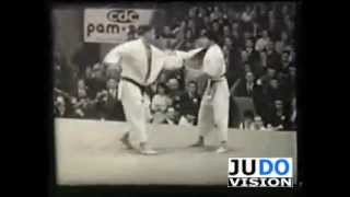 JUDO 1961 World Championships Koji Sone 曽根 康治 JPN  Anton Geesink NED [upl. by Ethbinium353]