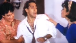 Salman Khan Unable To speak His Heart Out To Raveena Tandon  Andaz Apna Apna  Comedy Scene 1523 [upl. by Ahsilrae]