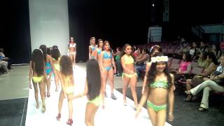 FERNANDO AULAR DESFILE TRAJE DE BAÑO III SEMTUR 2014 [upl. by Odnam]