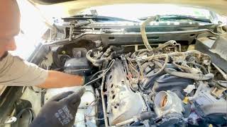 لكزس lx570 تغير سيل غطاء المحرك الايمنlexus lx570 replace cam cover seal and spark plugs seals RH [upl. by Oinegue]