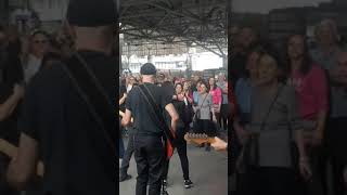 Fuscão preto  Magazine na CPTM Brás ao vivo show surpresa [upl. by Nner222]