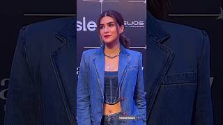 Kriti Sanon looking so adore in blue blazer jean look🔥💙The Unseen Shorts kritisanon raanjhan [upl. by Sirad925]