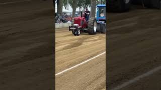 Toughest Farmall M competition 5000pd 12mph win antiquetractor farmall tractor tractorpulling [upl. by Sacken]