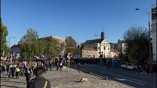 Tysiące ludzi na Narodowym Marszu Papieskim w Warszawie 19102024 [upl. by Matthus269]