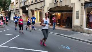 16 000 coureurs dans les rues de la capitale [upl. by Hannej]