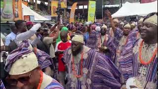 EGBE BOBASETE OKUNRIN OMOOBA AKILE IJEBU MAKES A ROYAL ENTRANCE AT OJUDE OBA 2024 [upl. by Adnauqaj]