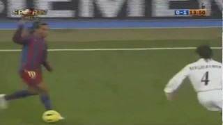 Real Madrid 0 x 3 Barcelona  Ronaldinhos first goal [upl. by Sinclair]