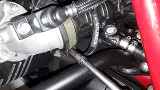 Moto Guzzi V85 TT – Replacing Original Hose Clamps on Throttle Body Hose [upl. by Krm]