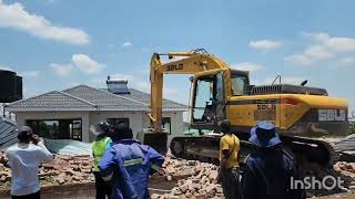 City of Harare demolishes dozens of houses in Belvedere [upl. by Assilanna]