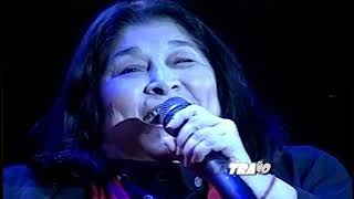 Mercedes Sosa Todo Cambia Letra Subtitulada [upl. by Euqinahs]