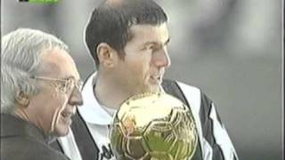 zidane festeggia al delle alpi il pallone dorodocumento raro [upl. by Xirtaeb651]