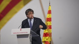 Katalonien Separatistenführer Puigdemont wieder außer Landes [upl. by Akienat]