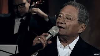 Armando Manzanero  Nos Hizo Falta Tiempo En Vivo [upl. by Vincelette]