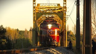 LOCOMOTORA ELÉCTRICA E3020 CON EL TREN TEMUCO SANTIAGO POR PUENTE ÑUBLE [upl. by Mundy289]