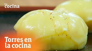 Patatas rellenas de queso  Torres en la Cocina  RTVE Cocina [upl. by Mcnamara197]