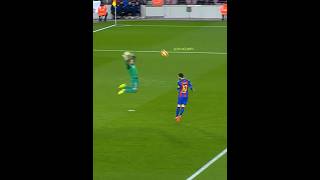 Messi cant score a header 😈 [upl. by Burnaby]